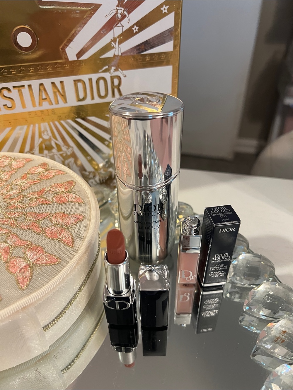 Dior Beauty Set w- Embroidered Pouch -Capture in 1 fl oz- More - Picture 2 of 6